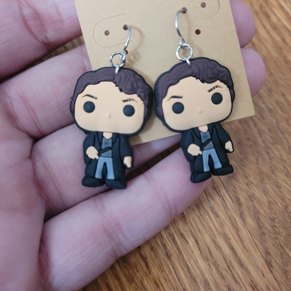 New Tom Riddle Harry Potter Dangle Earrings - Picture 2 of 5